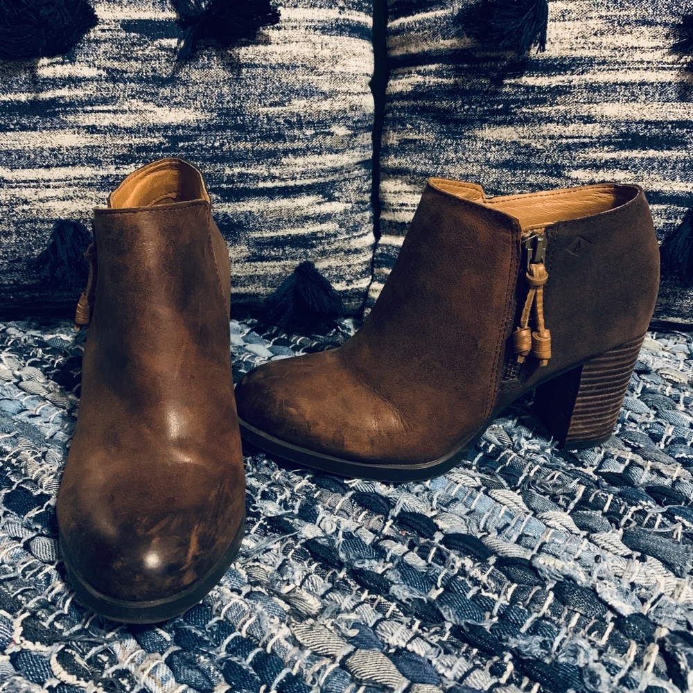Sperry Brown Booties